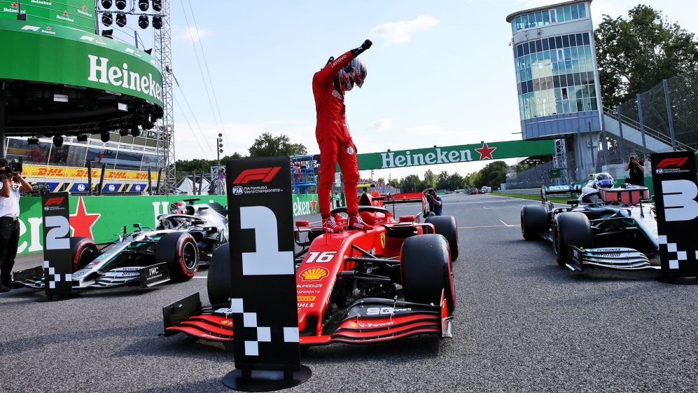 F1  Ferrari, con decoración especial y obligado a remontar en Monza